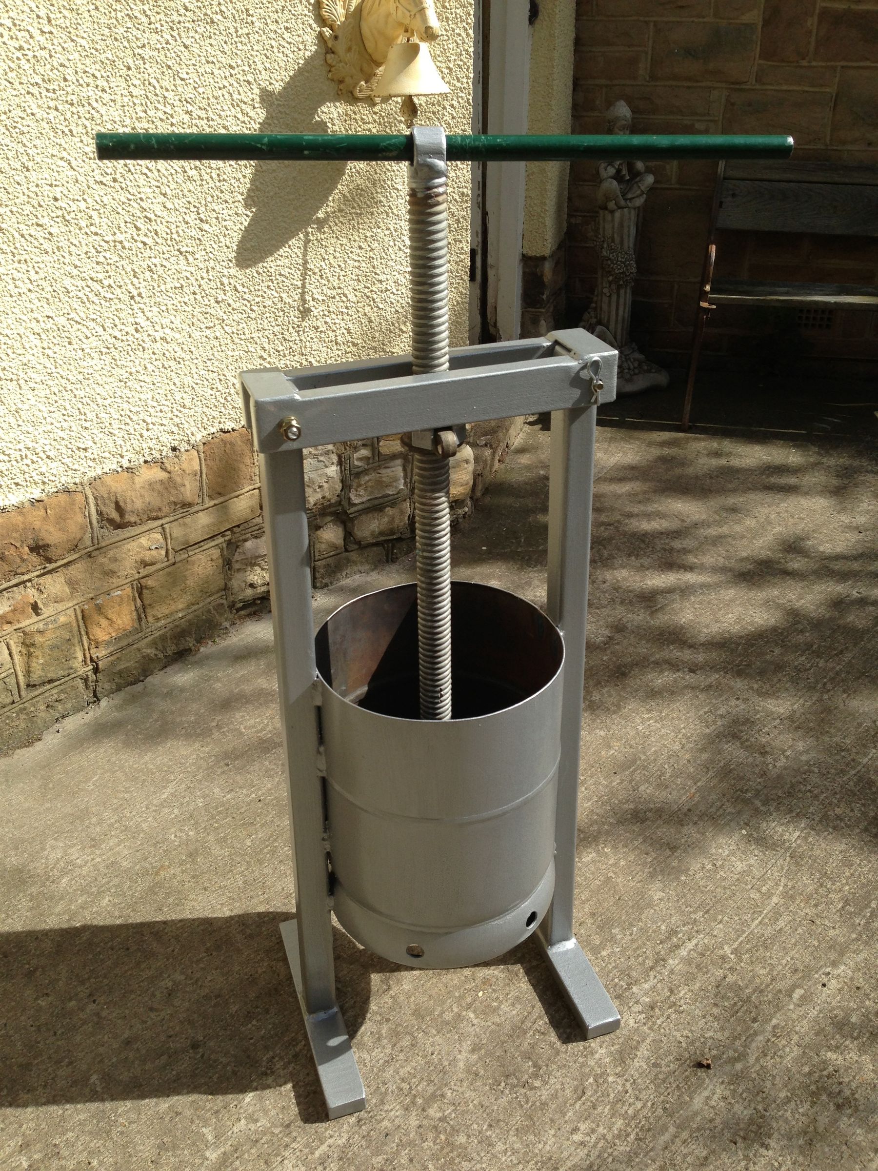 Gas Cylinder to Fruit Press