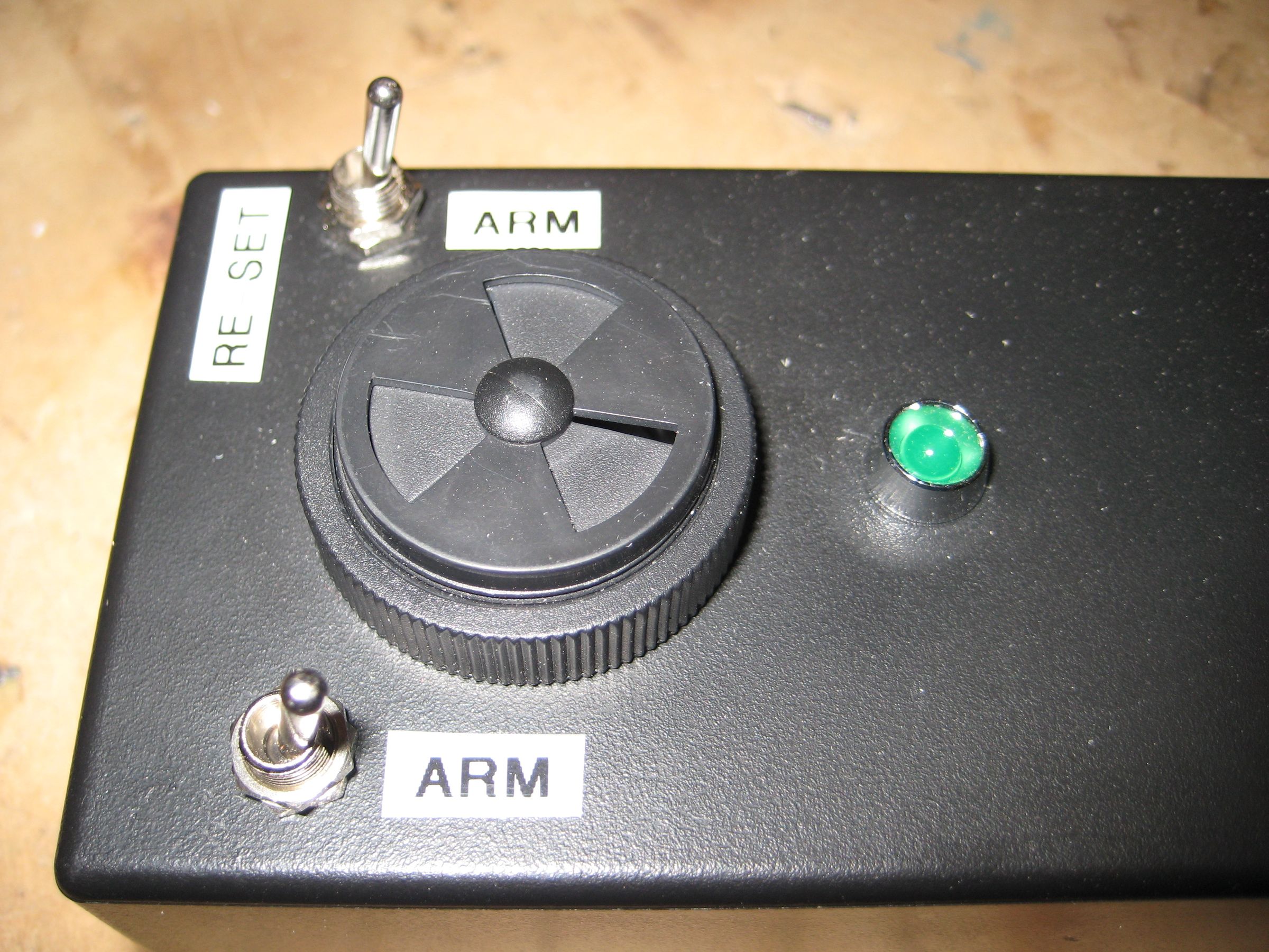Laser Beam Alarm System With Rechargeable Battery for Laser 10 Steps Instructables