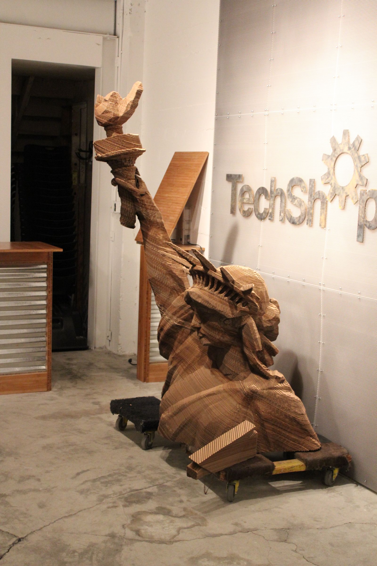 Cardboard Statue of Liberty Bust Using 123D Make