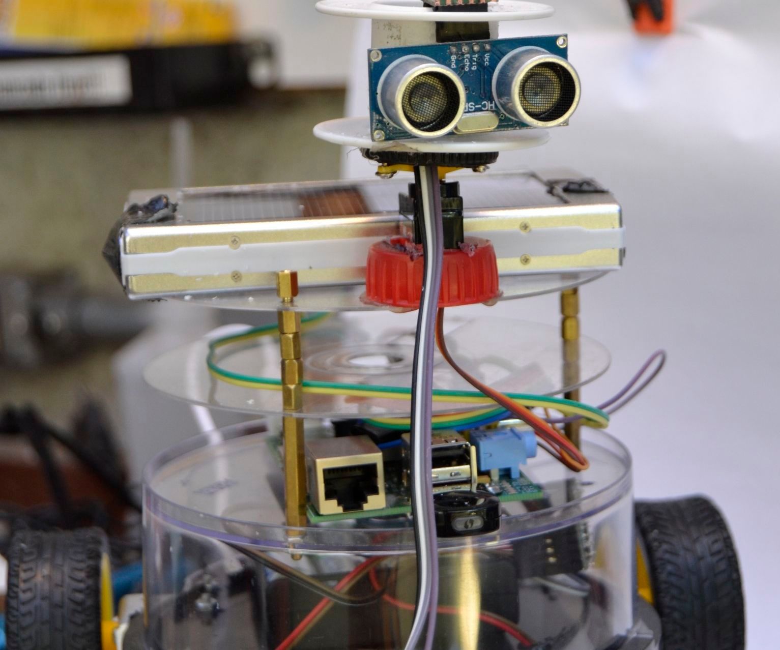Raspberry Pi CD Box Robot