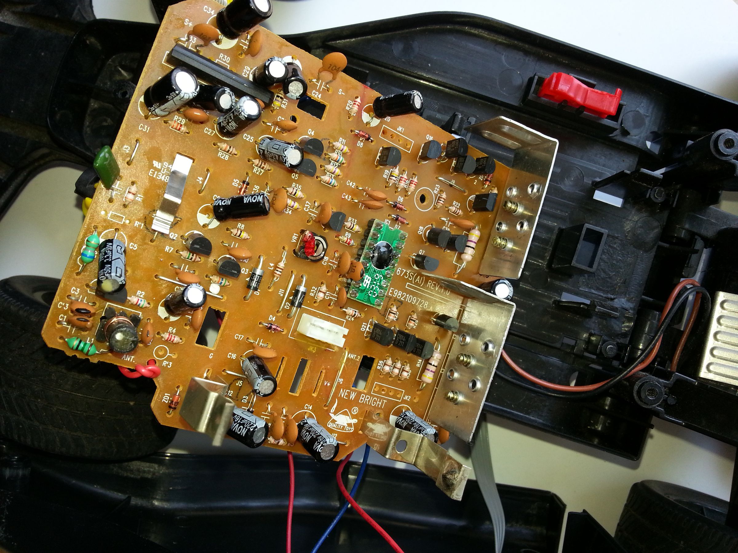 How to Convert (almost) Any 27 or 49 MHz RC Car Into a Robotic Car 9