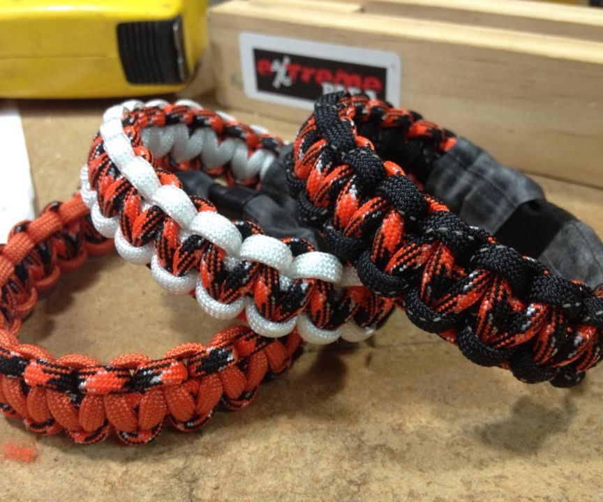 How to Easily Make a Paracord Cobra Bracelet.