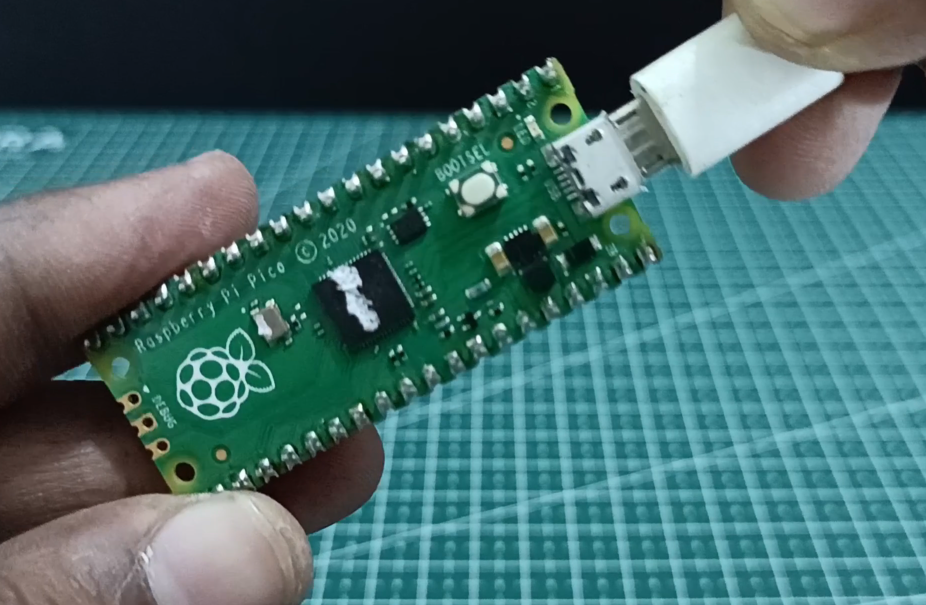 How to Make an Otto Robot Using Raspberry Pi Pico : 6 Steps - Instructables