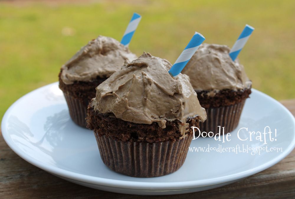 Root Beer Float Cupcakes With Fluffy Soda Frosting!