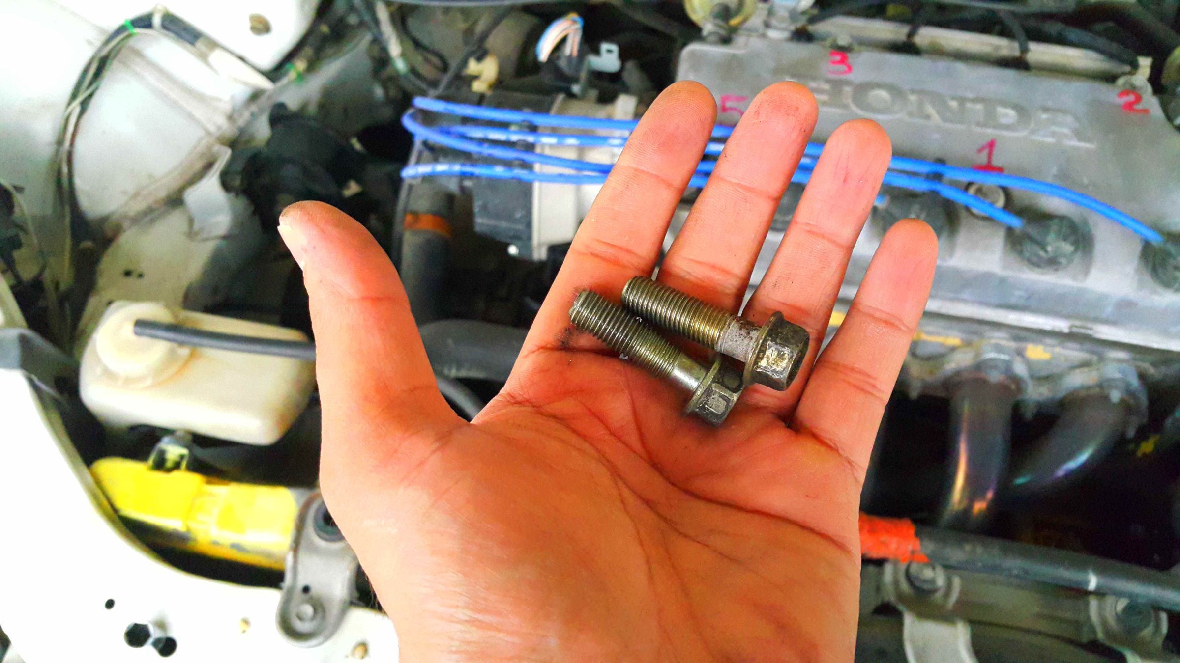 Replacing a Starter Solenoid (Honda Civic 1999, D15B Engine). 7 Steps