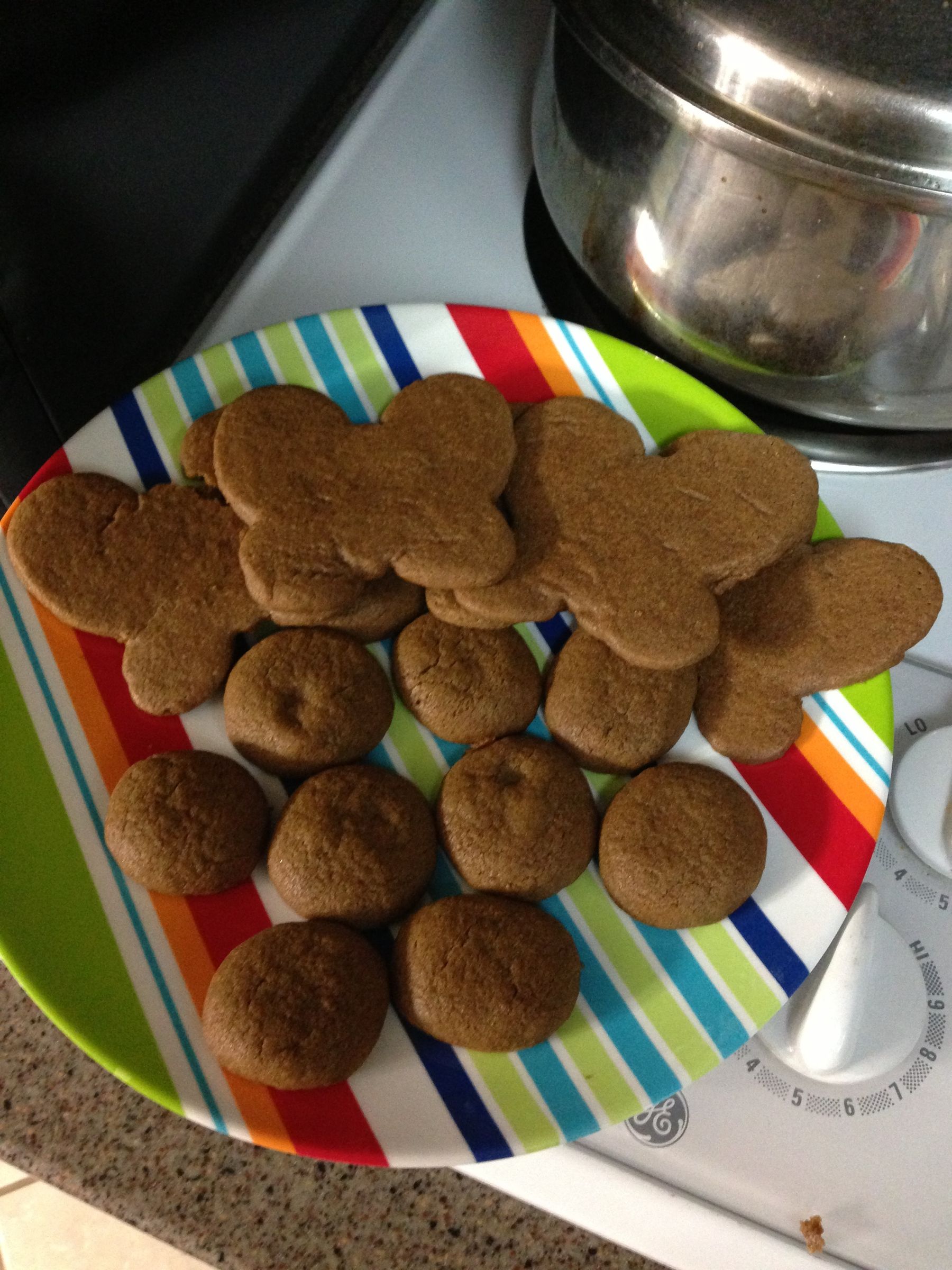 How to Make Simple, Fun Gingerbread Cookies!