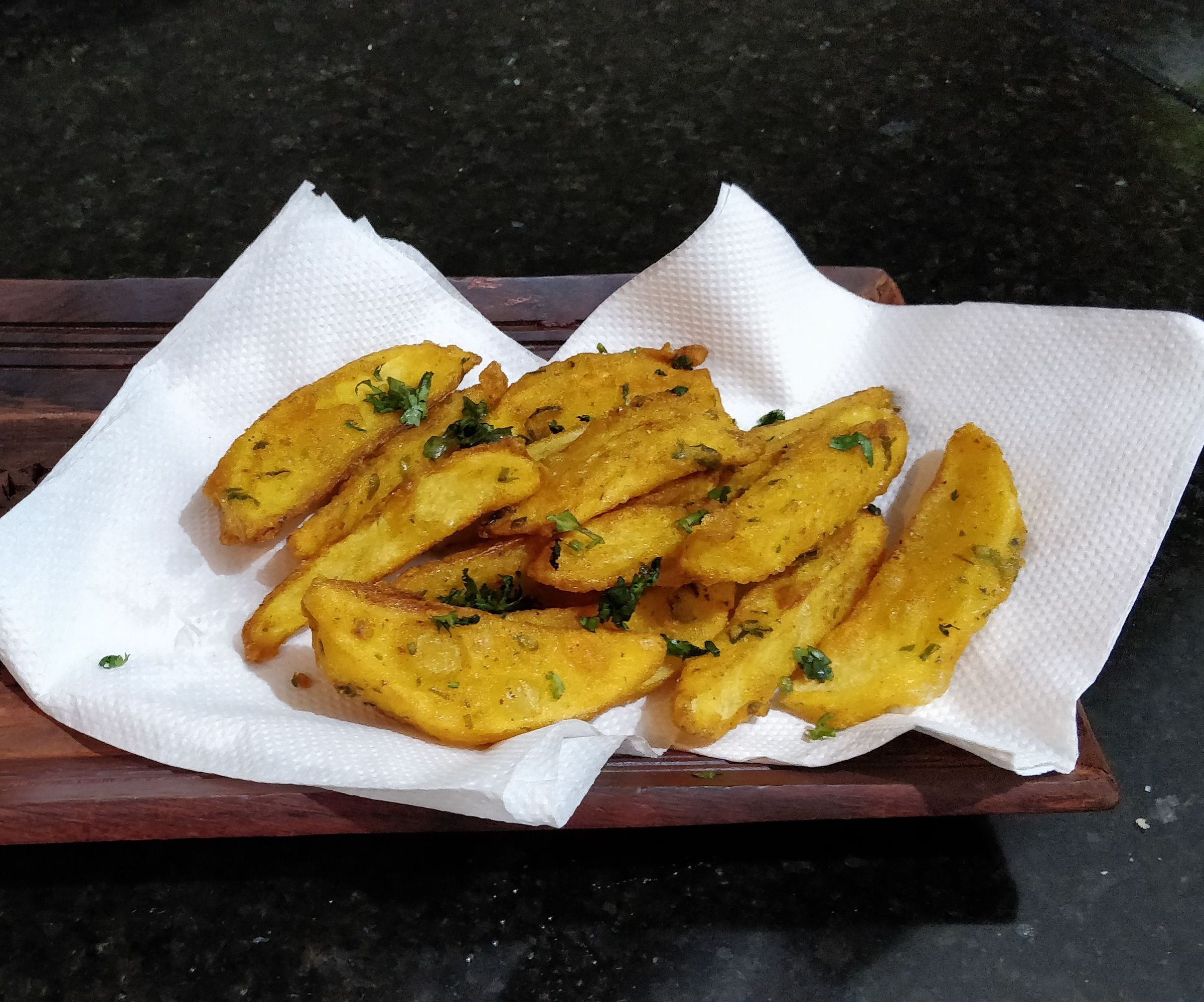 Deep Fried Potato Wedges (piri-piri)