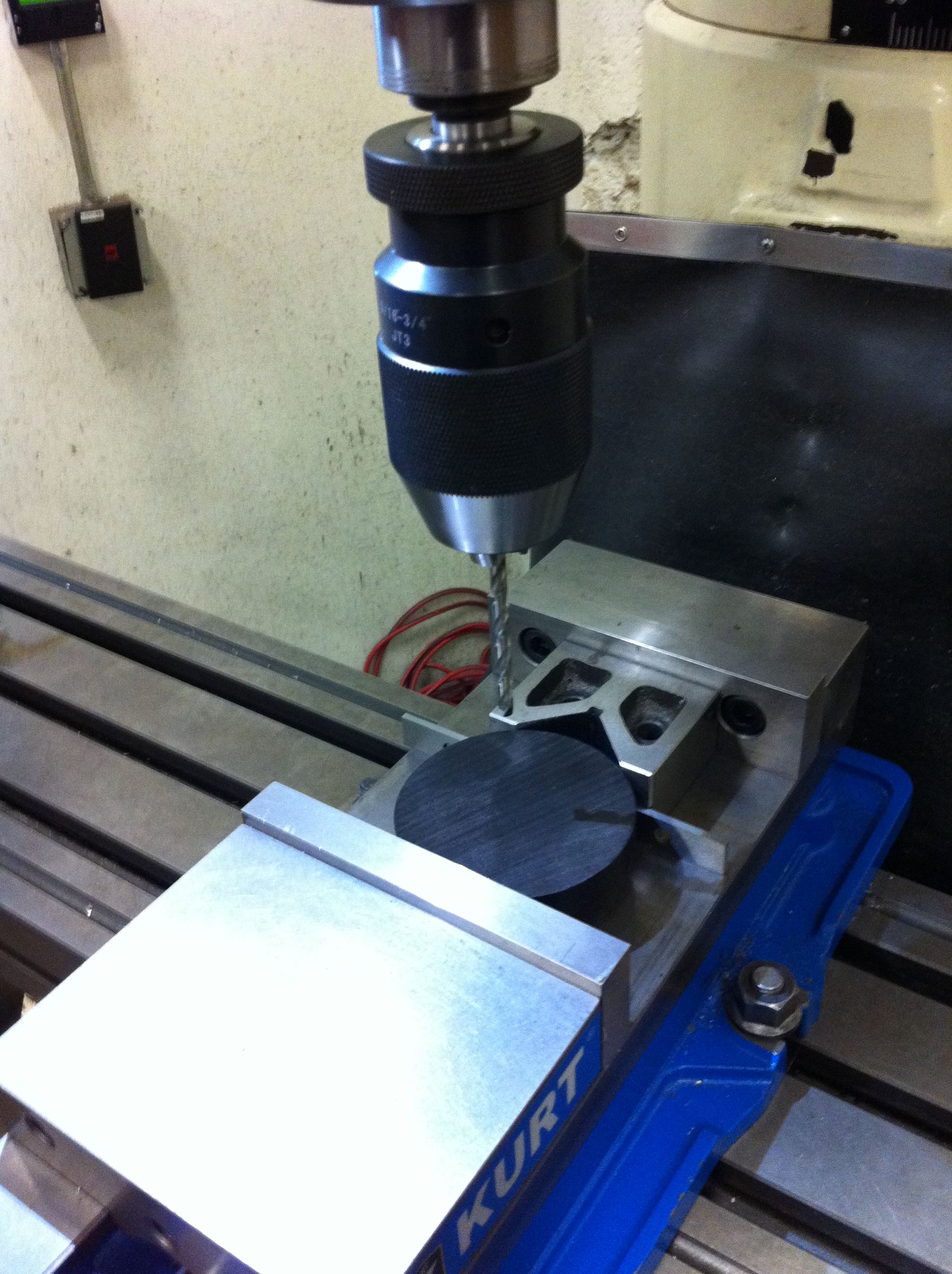 Using the DRO on the vertical mill to drill a perfect circular pattern