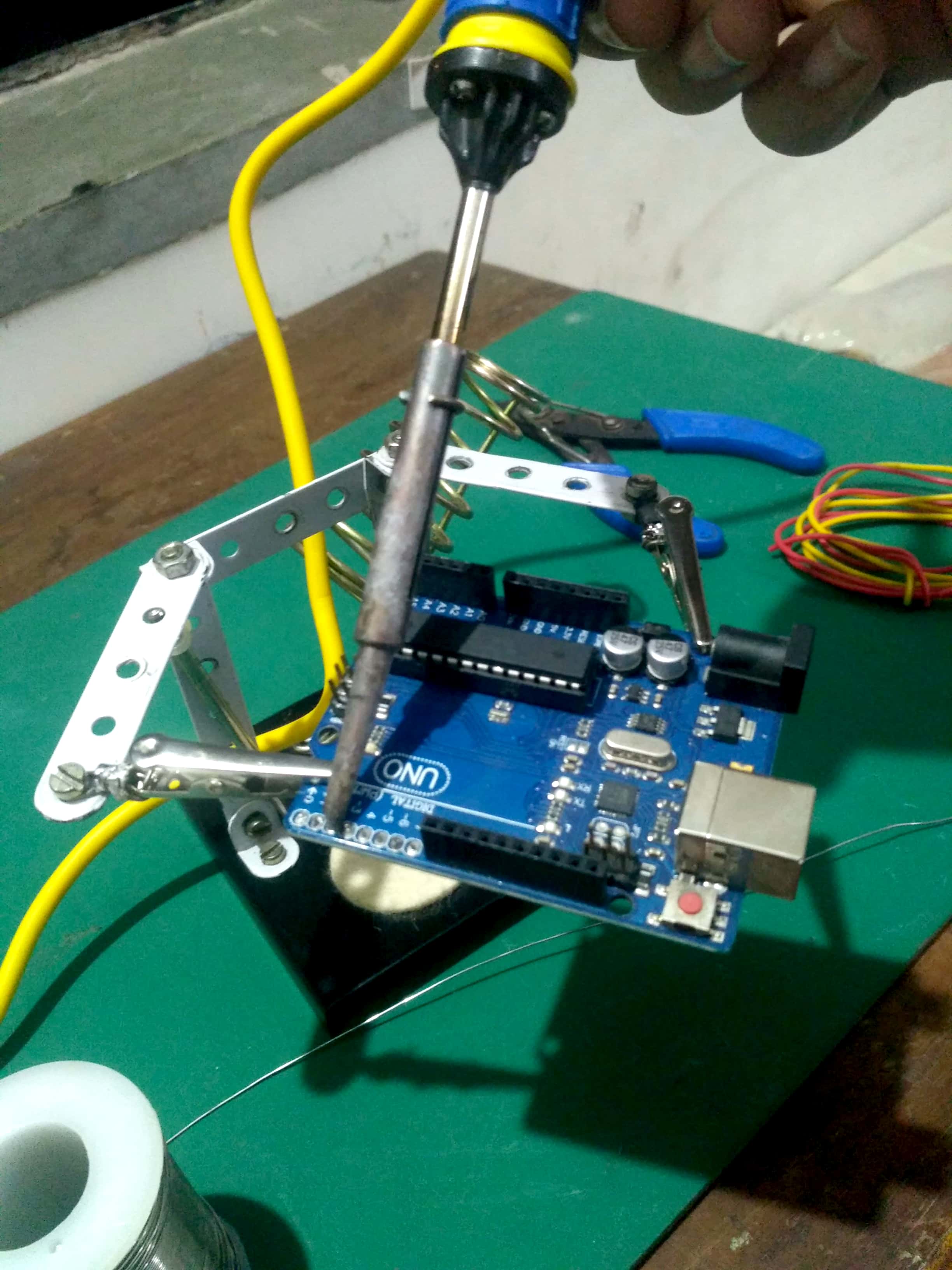 DIY Helping Hands for Soldering 9 Steps (with Pictures) Instructables