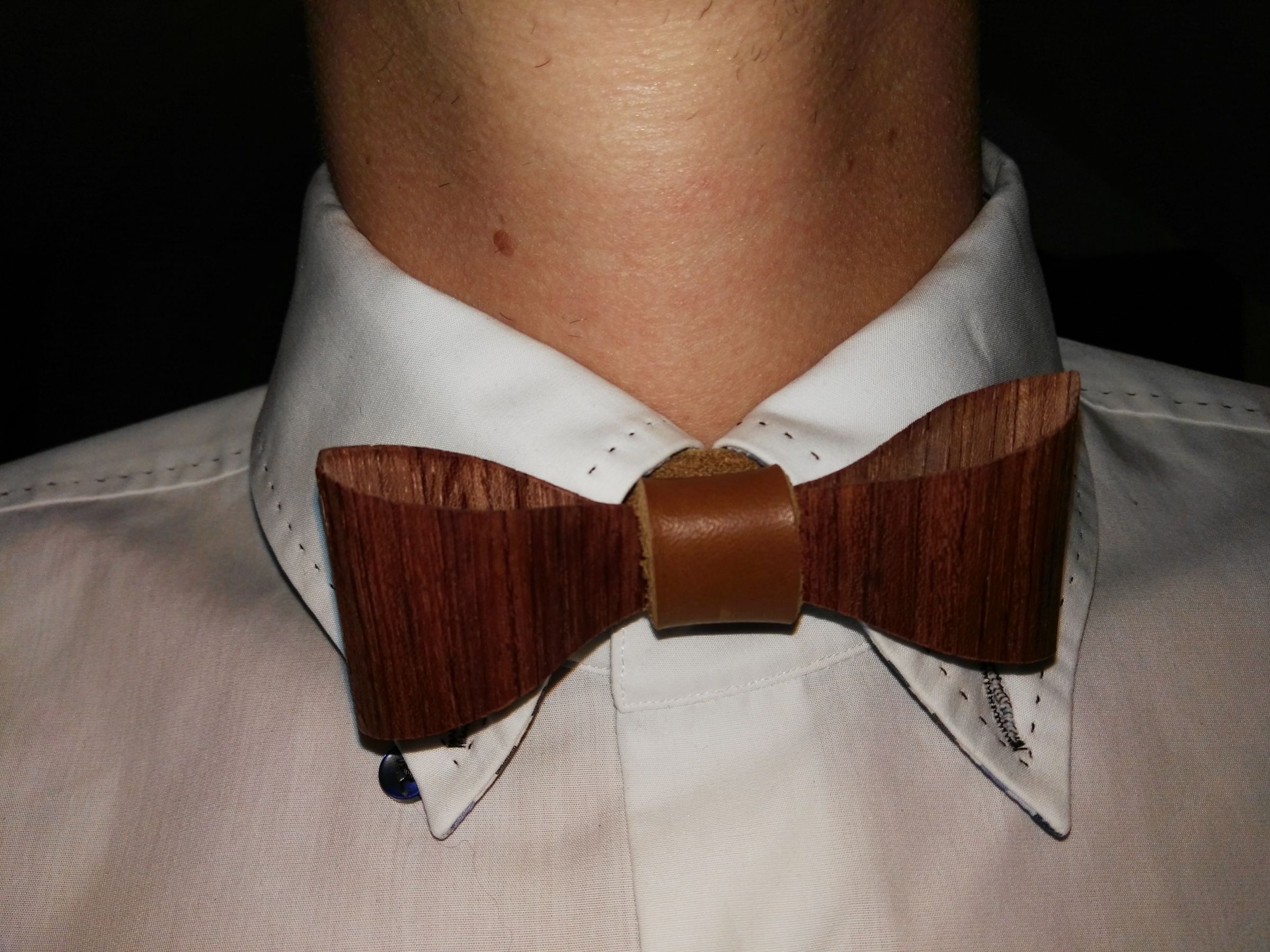 Veneer/leather Bow Tie
