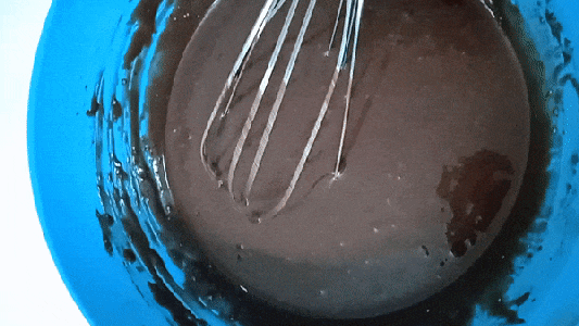 Cake: Mixing the Wet Ingredients
