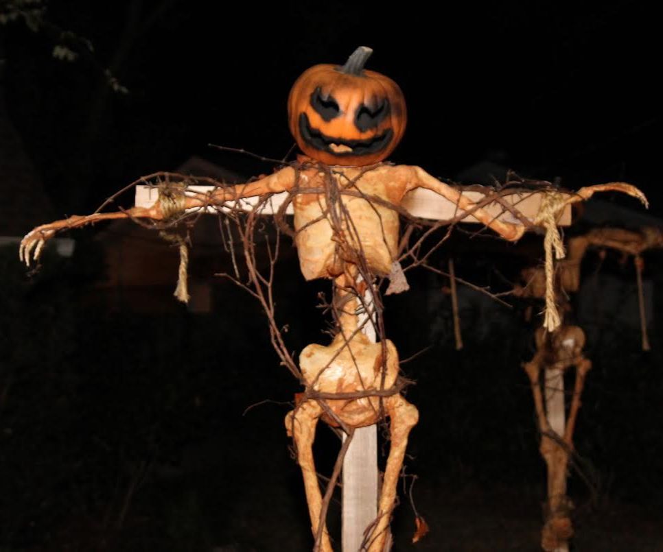 2015 Pumpkin Scarecrow