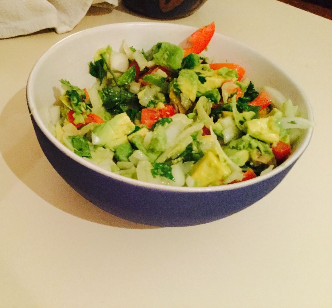 A Quick Avocado Salad That Will Please Any Guests 