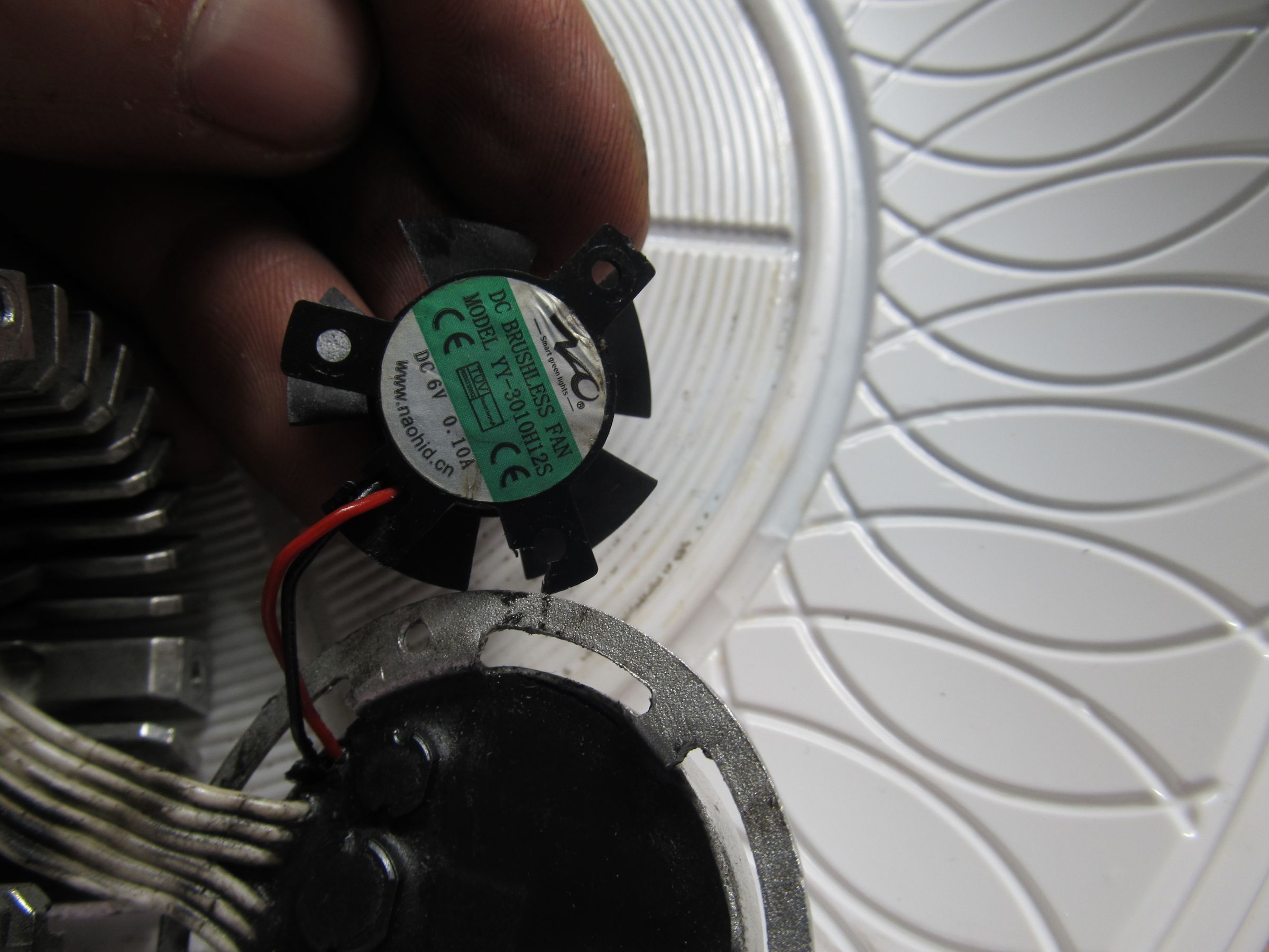 Reviving a Squeaky or Jammed Fan 12 Steps (with Pictures) Instructables