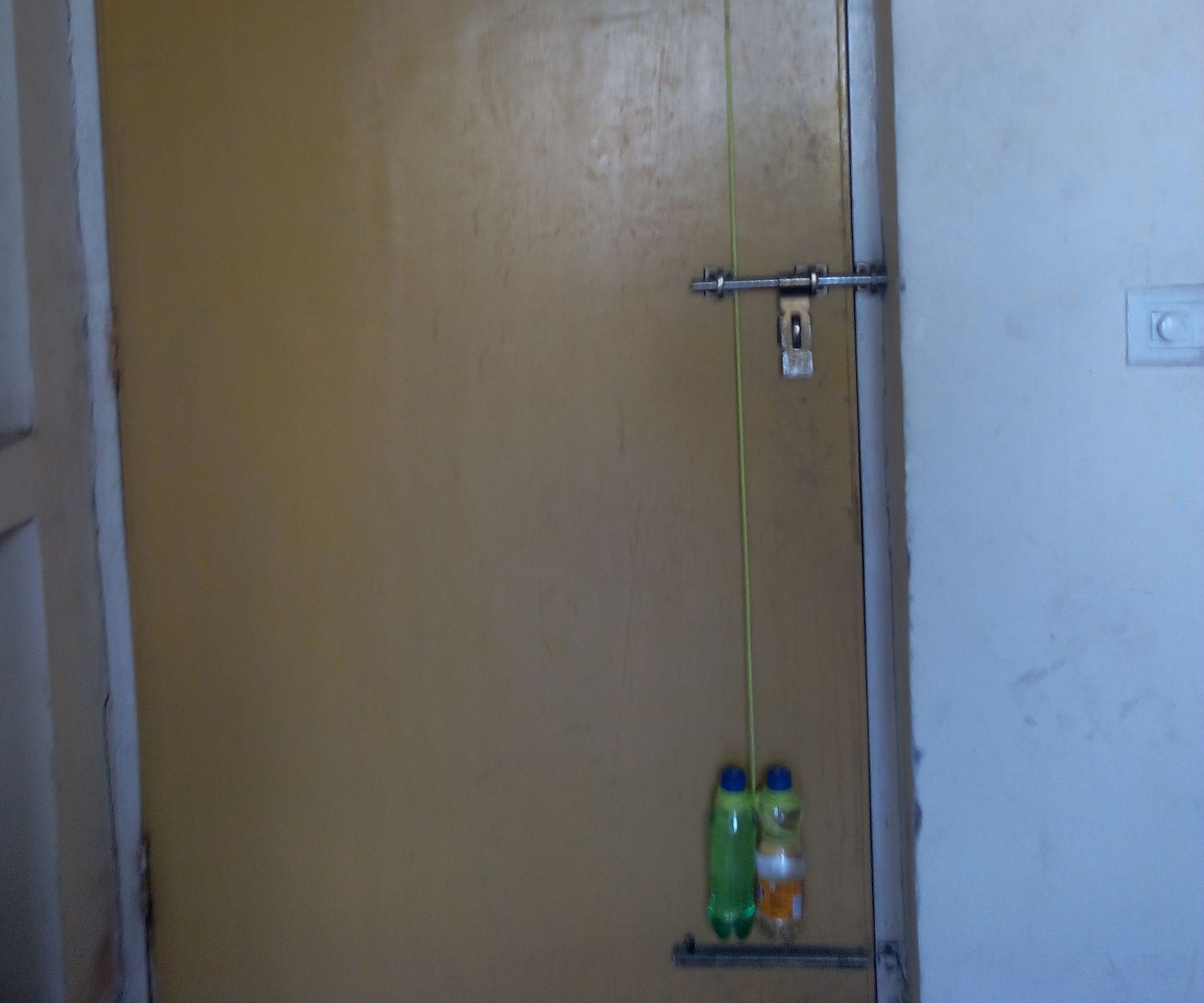 Automatic Door Closing Mechanism