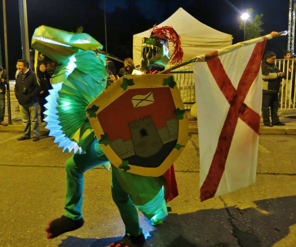 Glowing dragon rider costume / Disfraz de jinete de dragón brillante