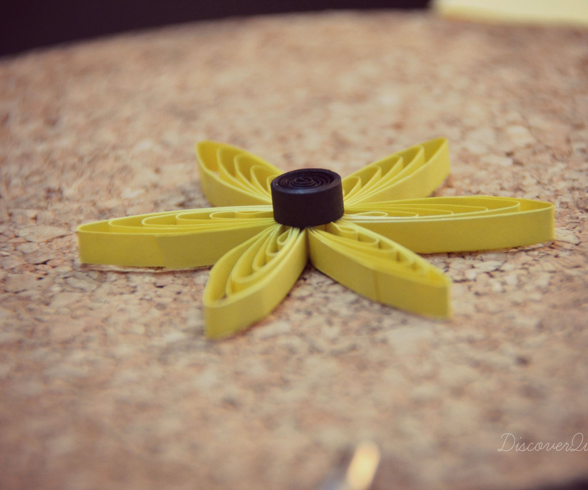Quilling Flower Made Using a Comb