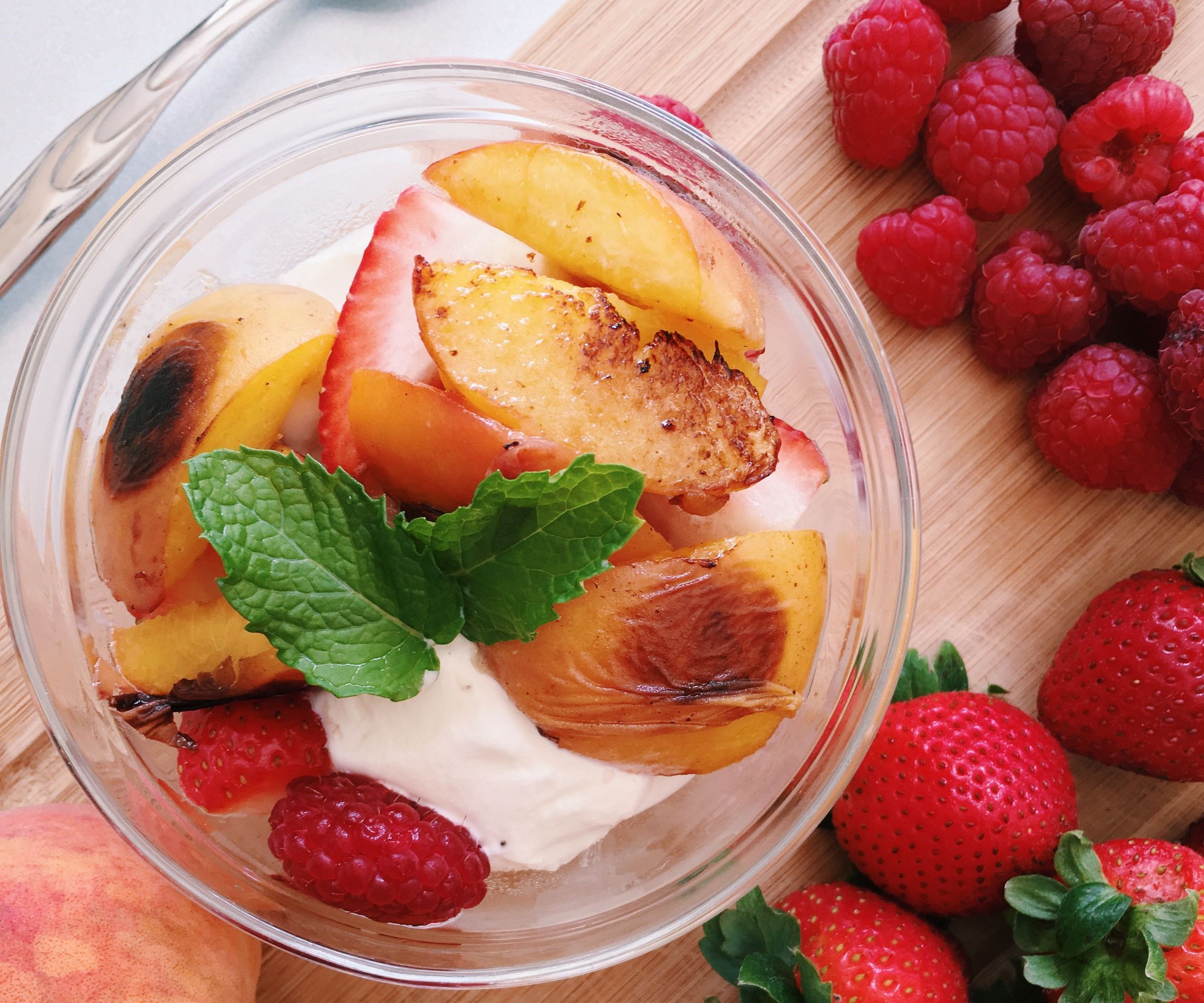 RECIPE | PAN SEARED PEACHES AND CREAM