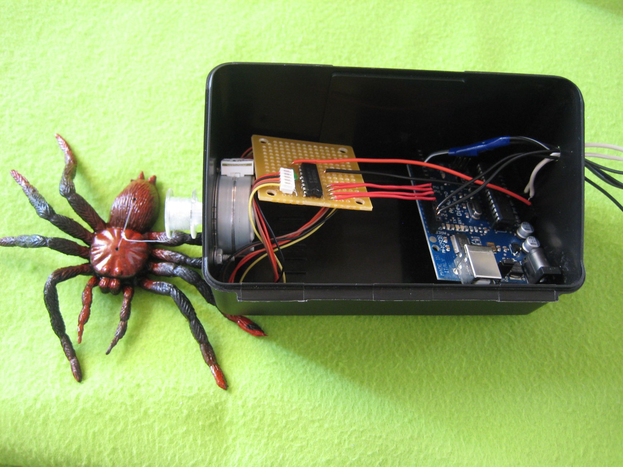 Motion Activated Halloween Spider 10 Steps (with Pictures