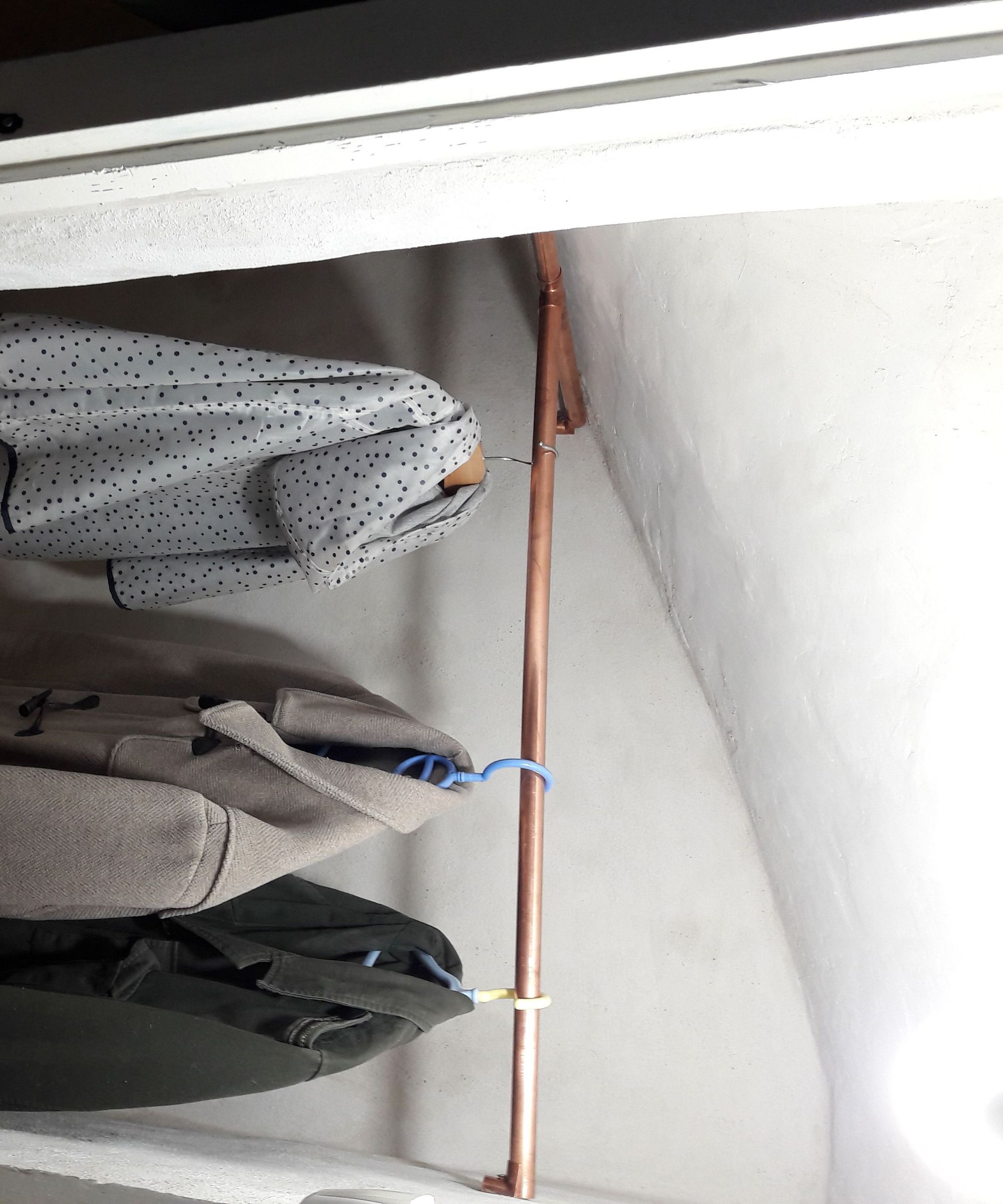 A Wardrobe With Copper Pipe, Easy!