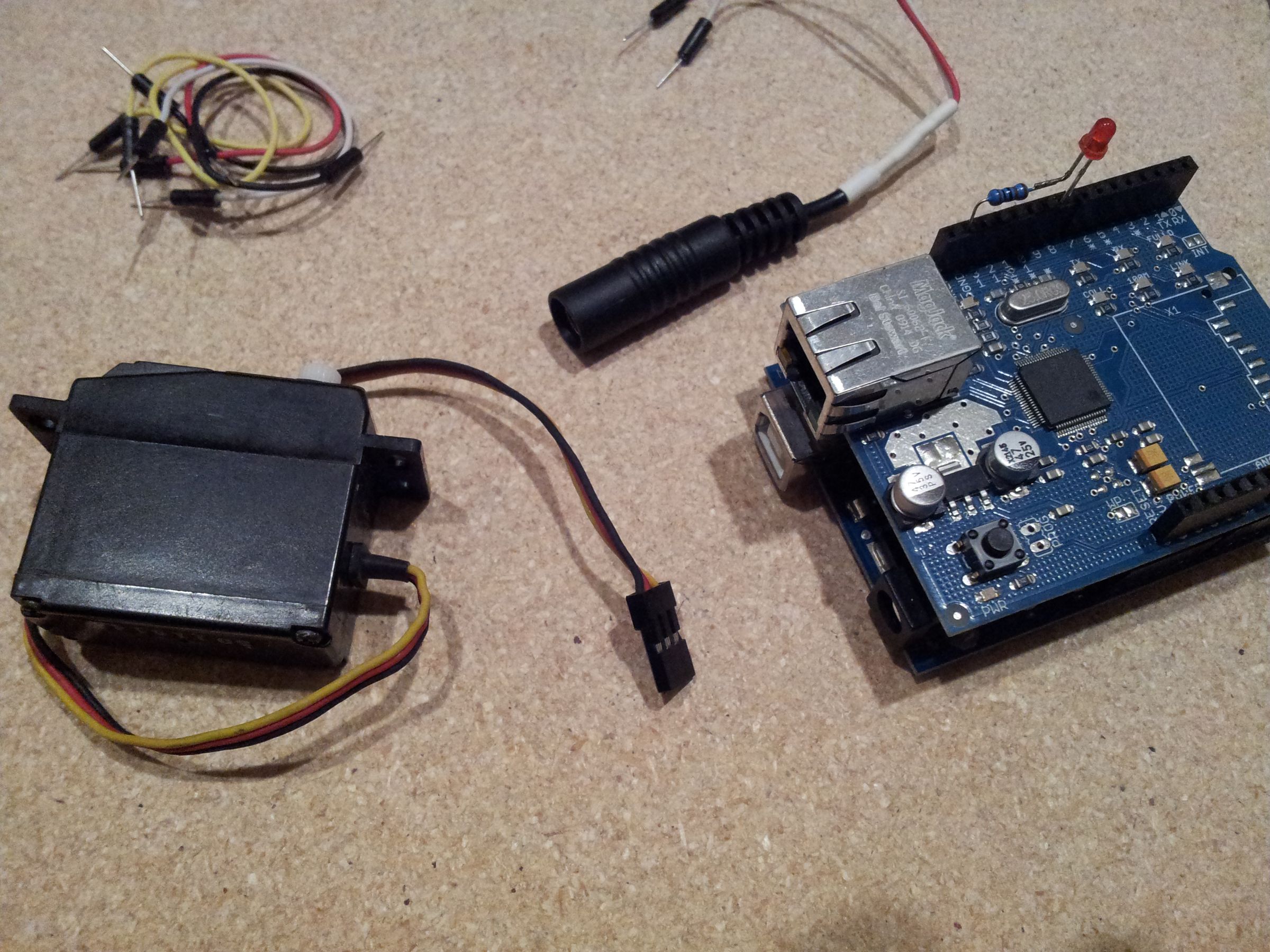 Control Servos over the Internet via Arduino with Teleduino