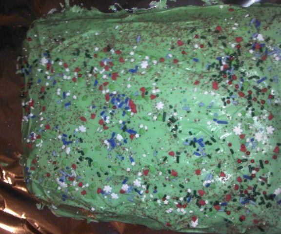 Grandma's HOMEMADE VANILLA CAKE WITH CREAM CHEESE ICING