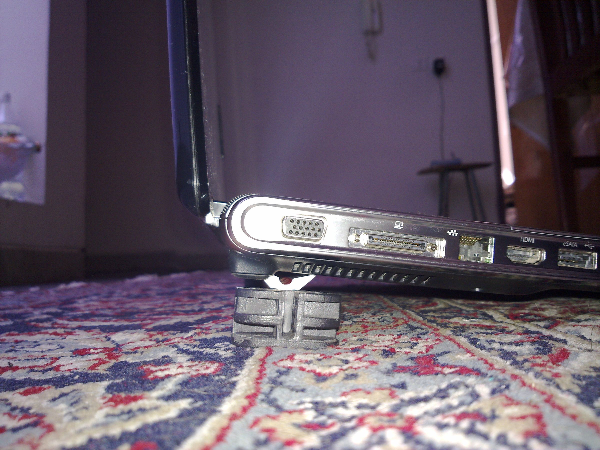 Very Easy, Very Cheap, NO Time Laptop Stand