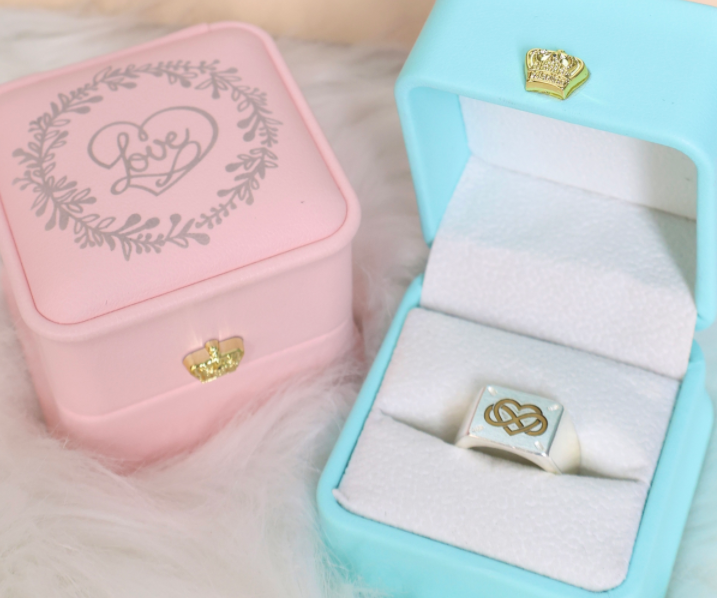 How to Customize a Silver Ring With a Laser Machine