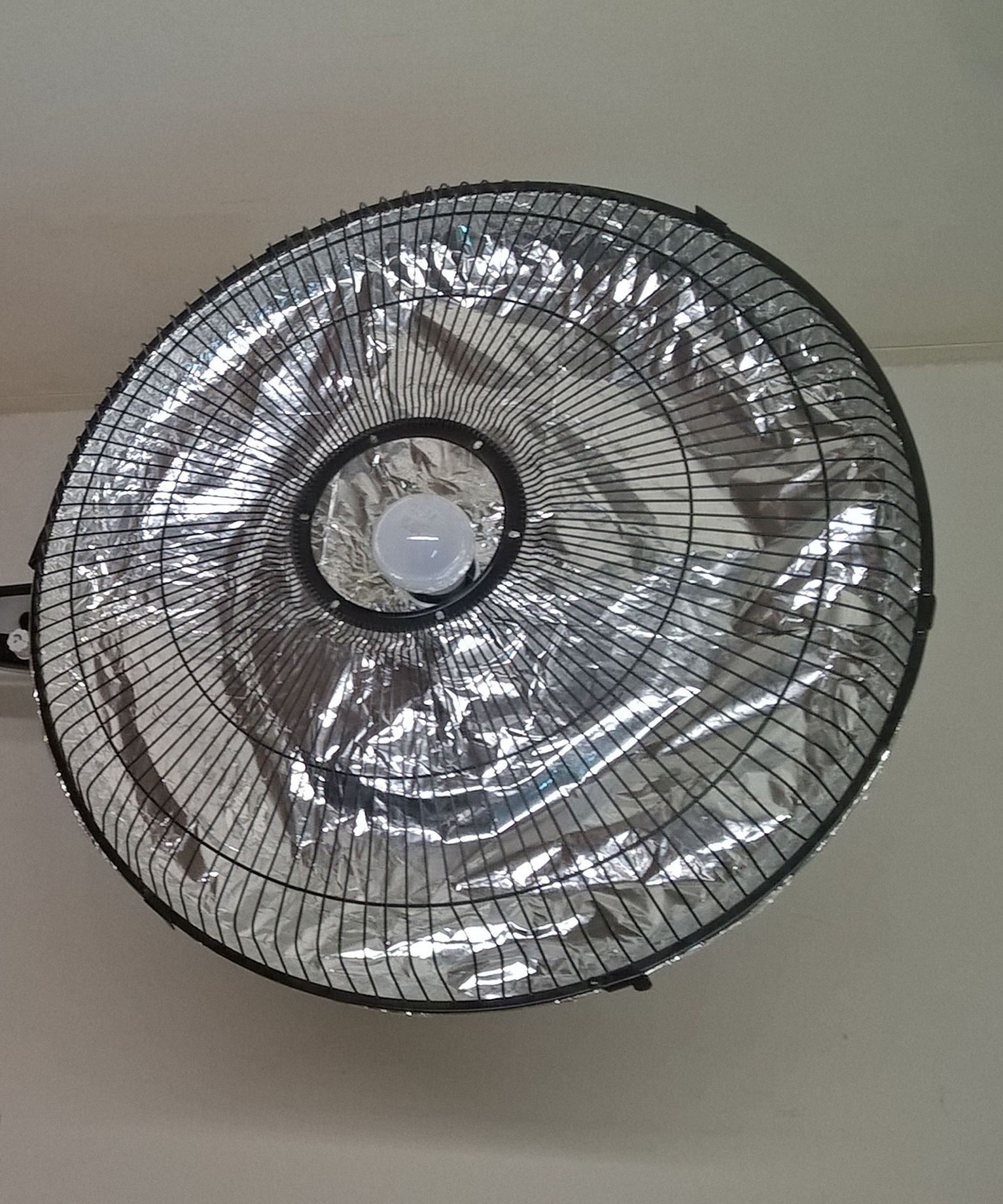 DIY - Recycling a Floor Fan Into a Photography Light Modifier/all-in-one Lamp