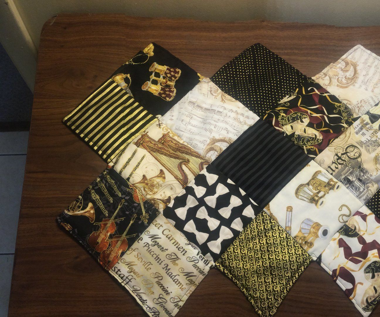 Zig Zag Table Runner