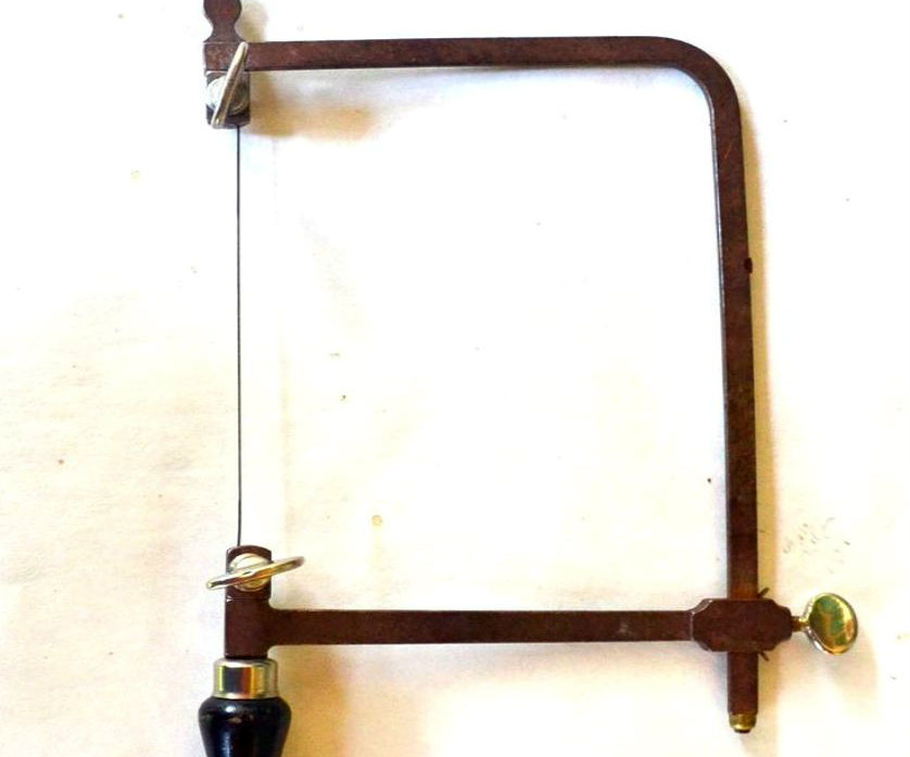 HOW TO USE a JEWELRY SAW