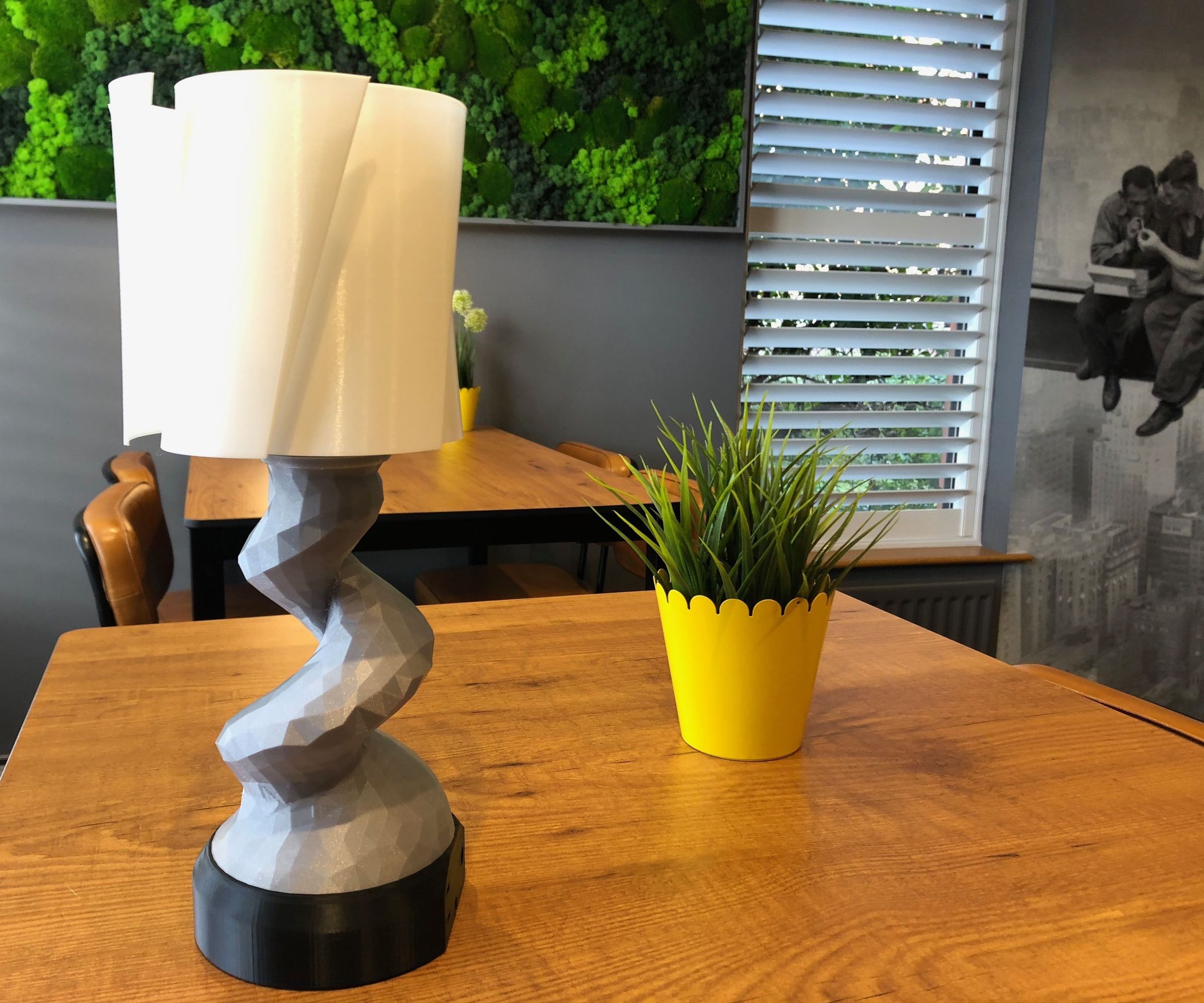 Low Poly LED Mood Lamp