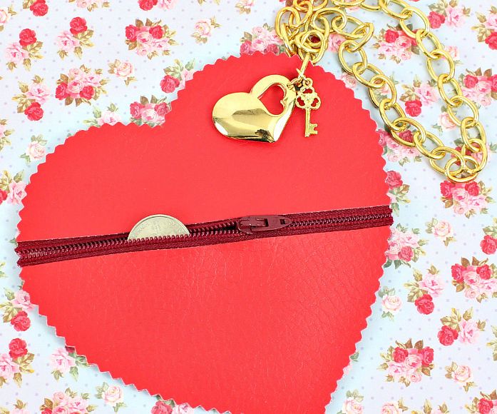 No-Sew Heart Coin Purse