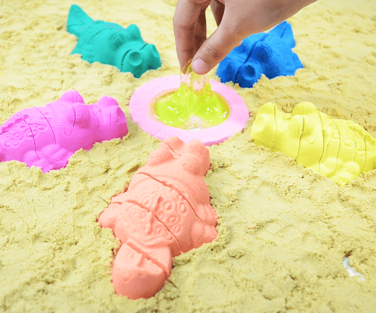 Learn Colors With Kinetic Sand Rainbow Crocodile Slime for Kids
