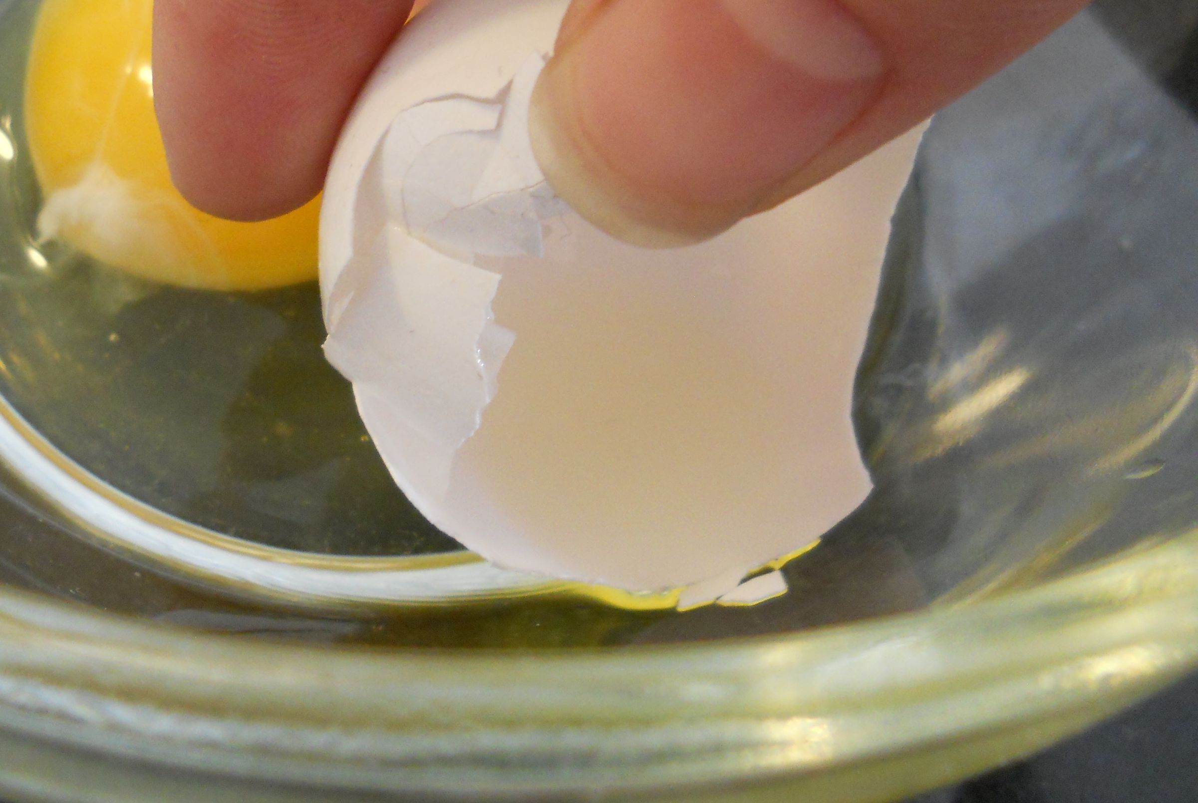 Removing Eggshell Bits From Eggs
