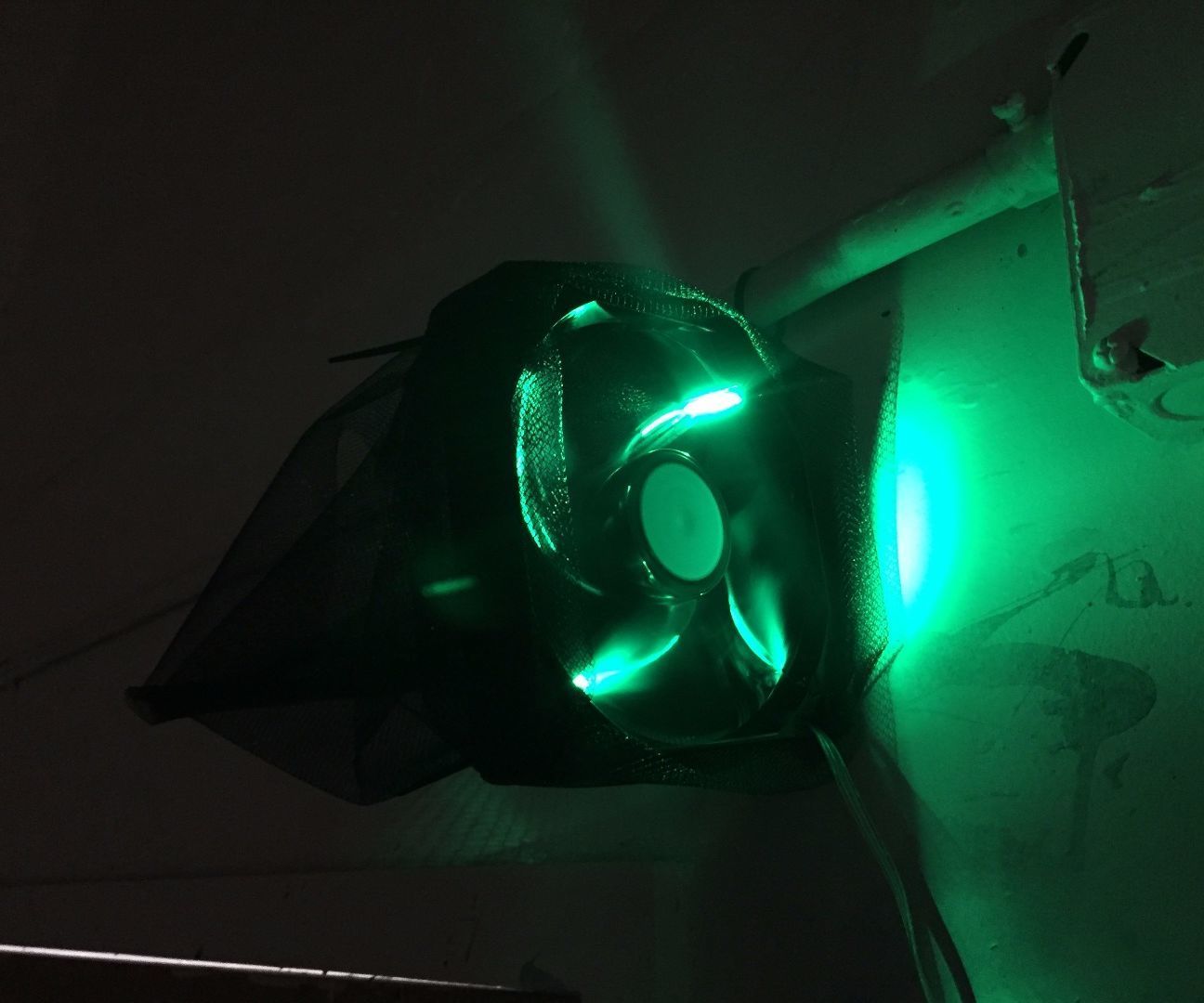 A Cheap & No Maintenance LED Fan Mosquito Trap