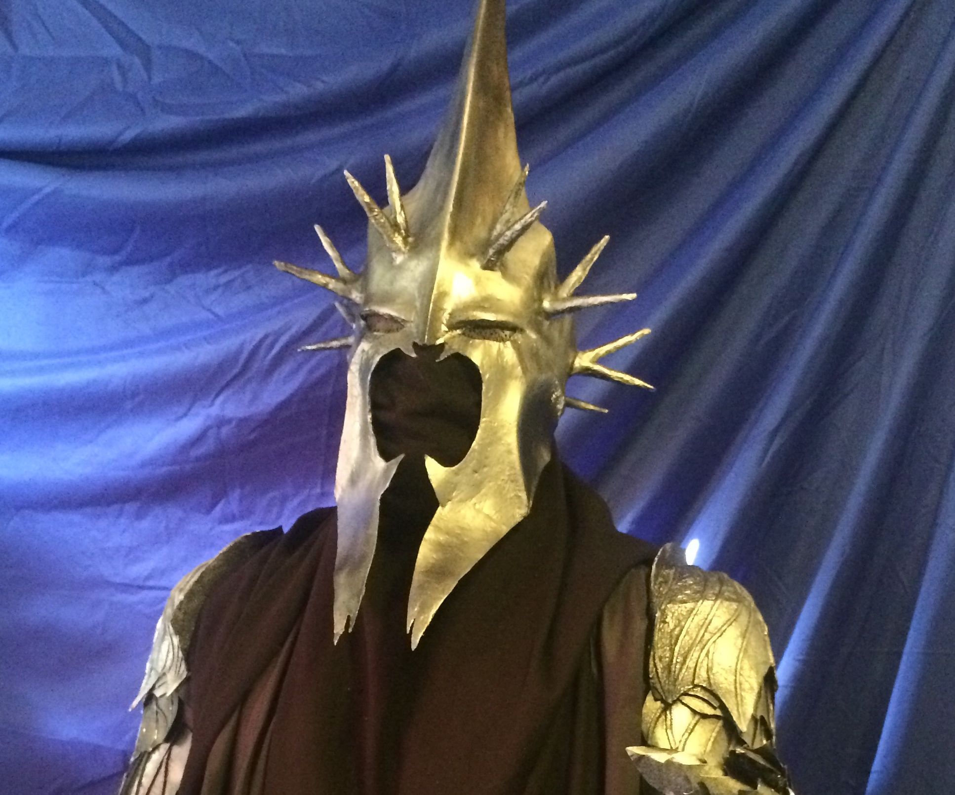 Witchking of Angmar Costume : 5 Steps - Instructables