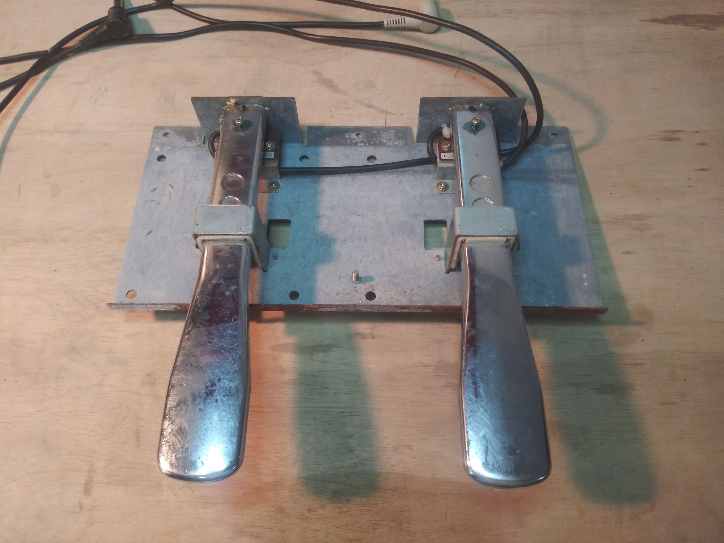 MaKey MaKey Powered Piano Foot Pedals 6 Steps Instructables