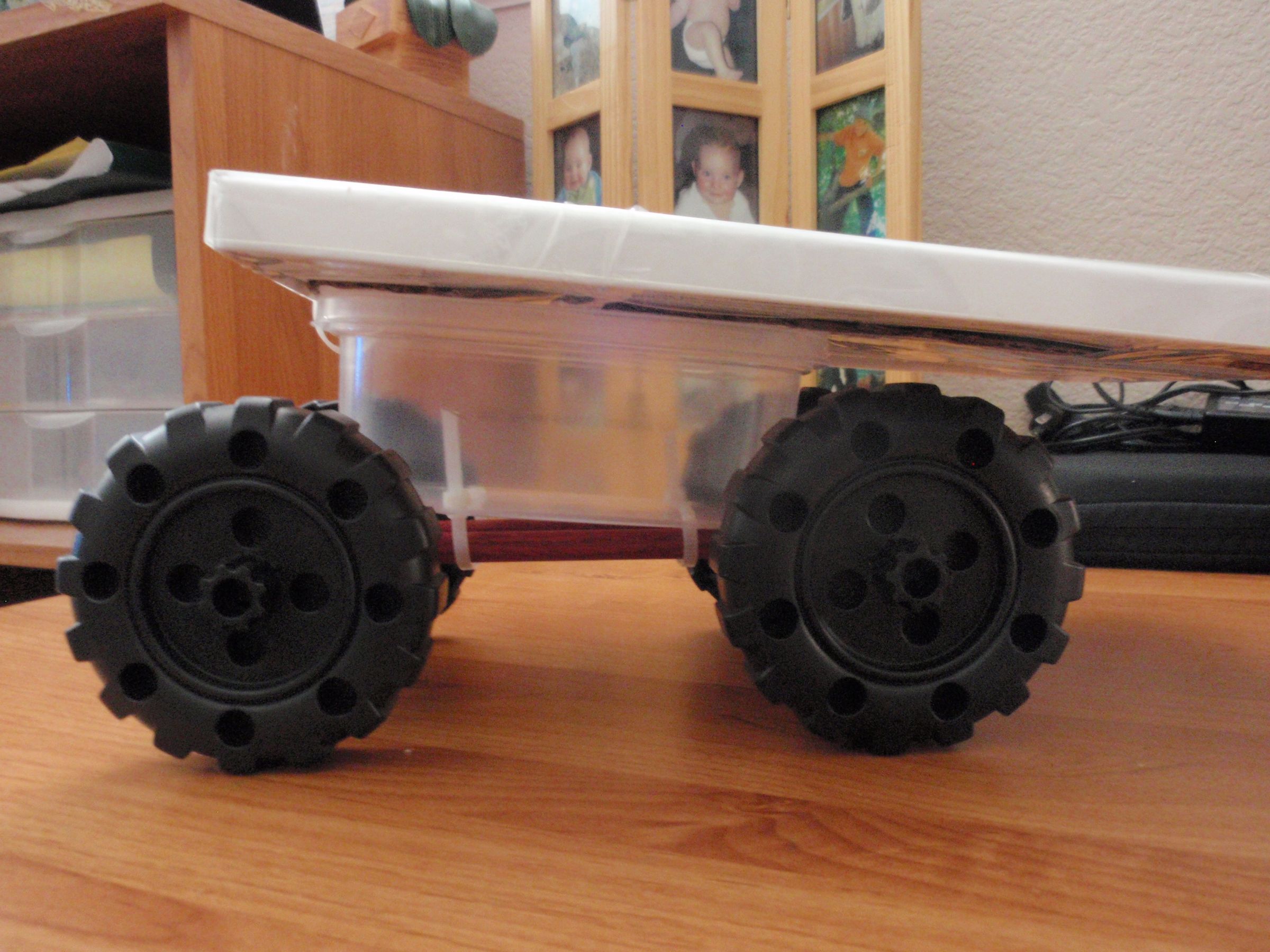 Movable Tinker Toy Tool Holder