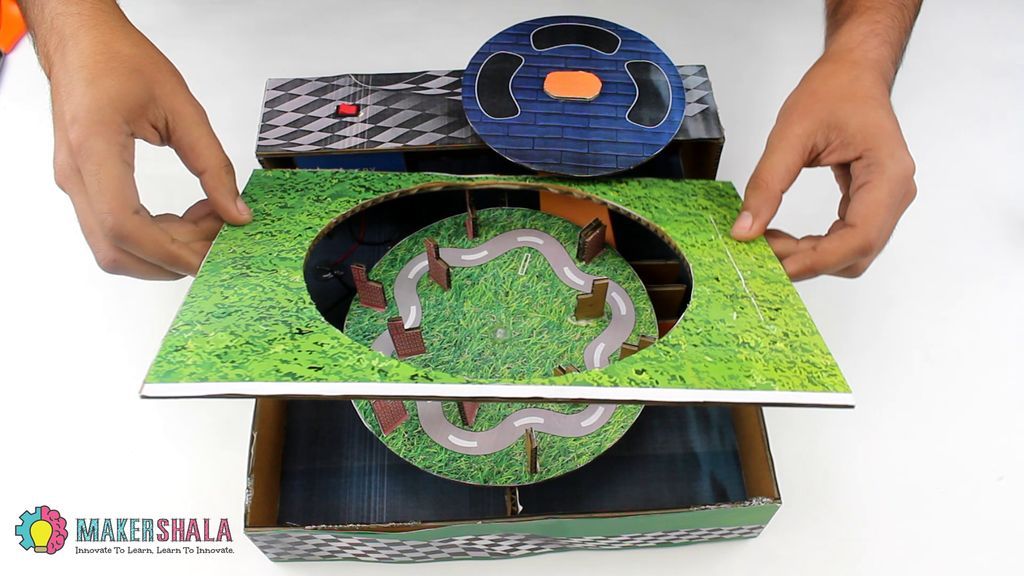 Place the Top Frame and Paste It to the Sides Using Glue Gun.