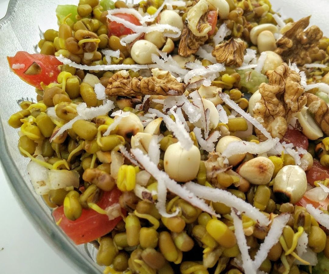 Crunchy Sprouts Salad