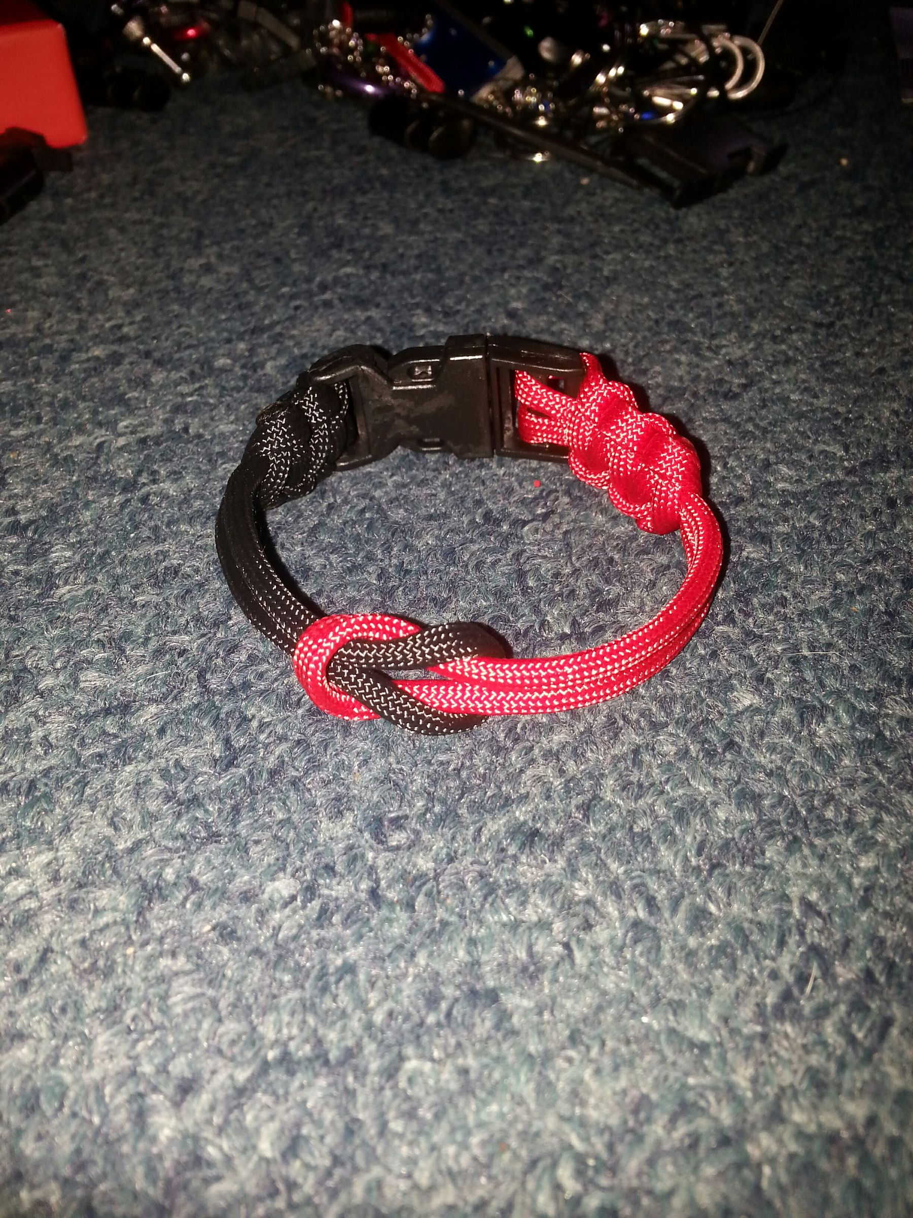Paracord Cow Hitch & Buckle Bracelet