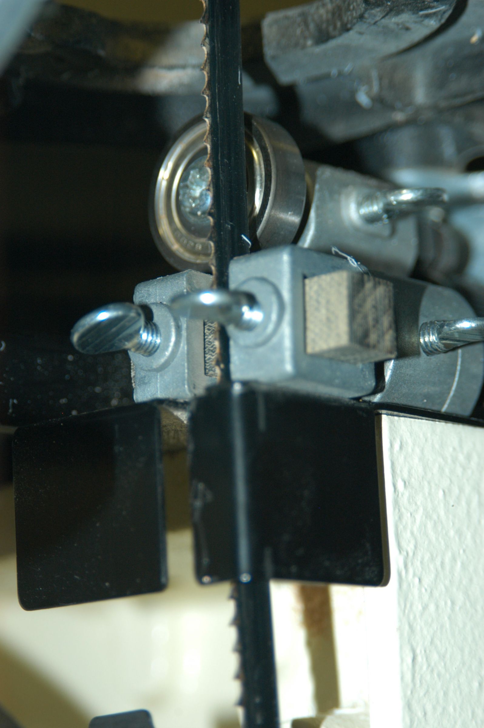 Changing Blades on the 14" Bandsaw 9 Steps (with Pictures) Instructables