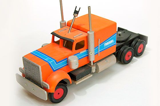 Peterbilt Toytruck With Mechanical Remote Control