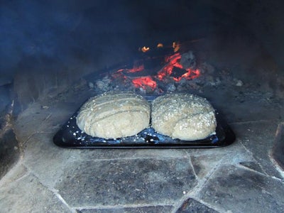 Cooking in a Wood Fired Oven 1 - Fire Control
