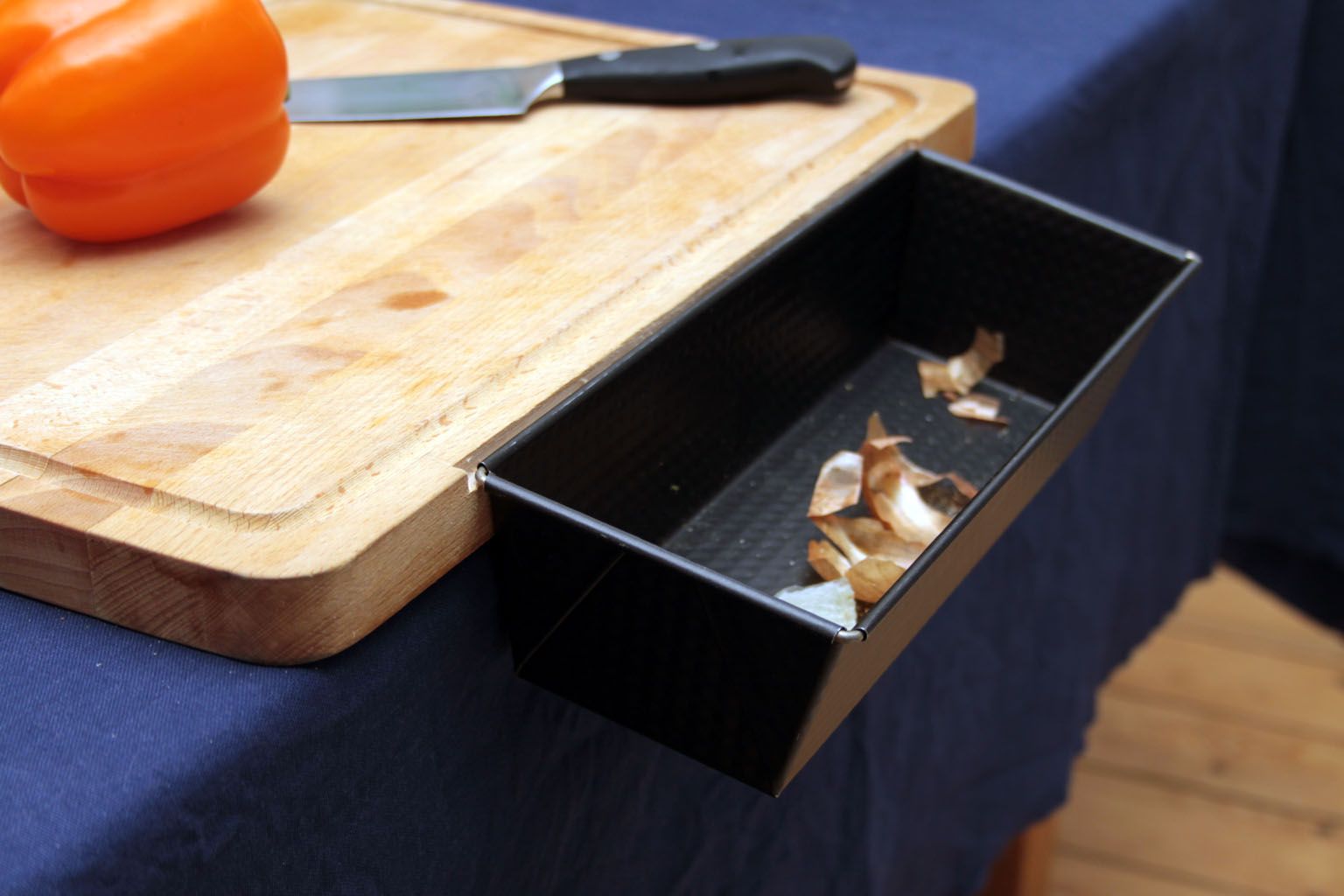 Detachable Waste Container for Chopping Board