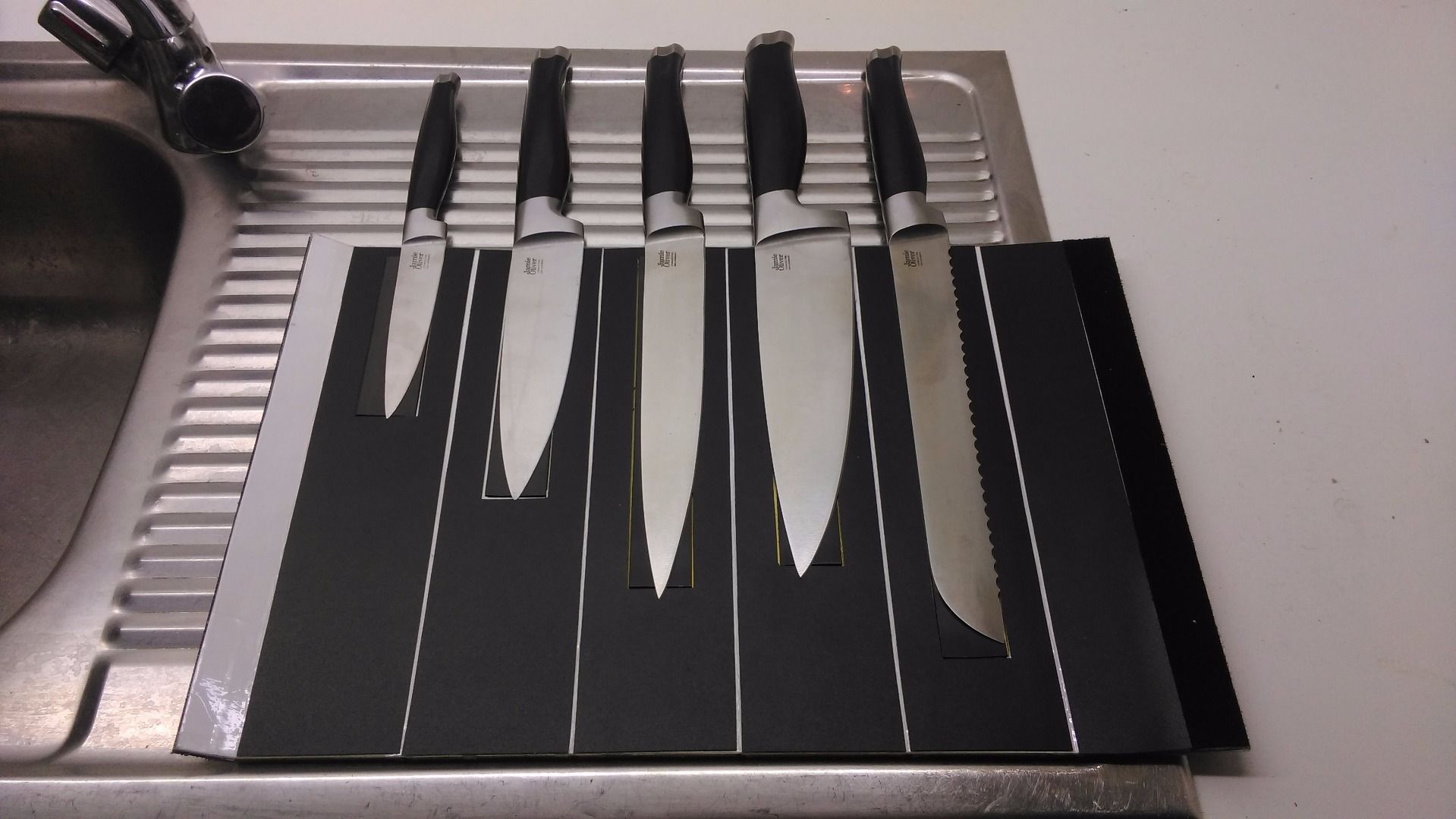 Flatpack Cutting Board to Knife Holder 11 Steps (with Pictures