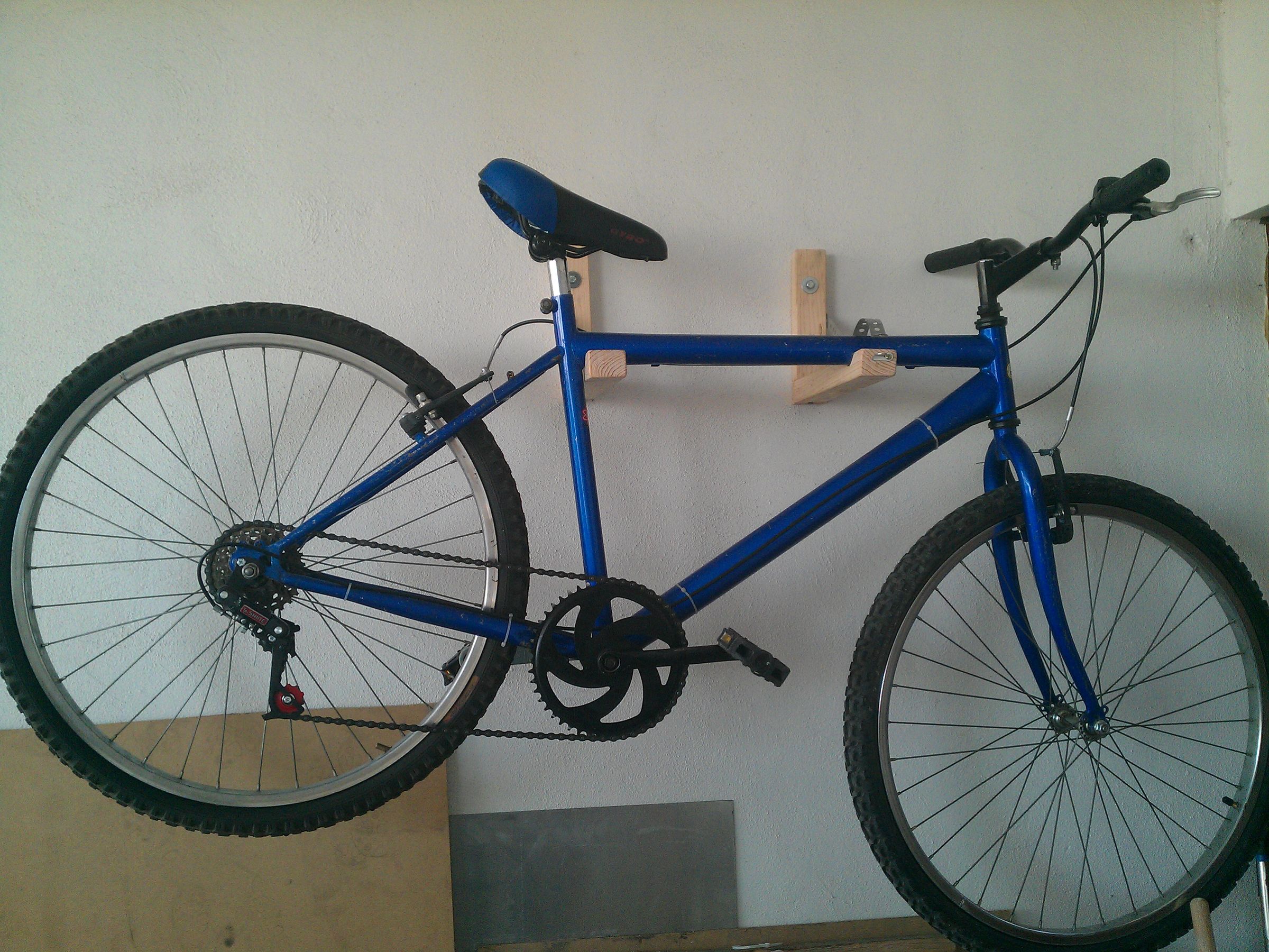 Wall-mounted Horizontal Wood Rack