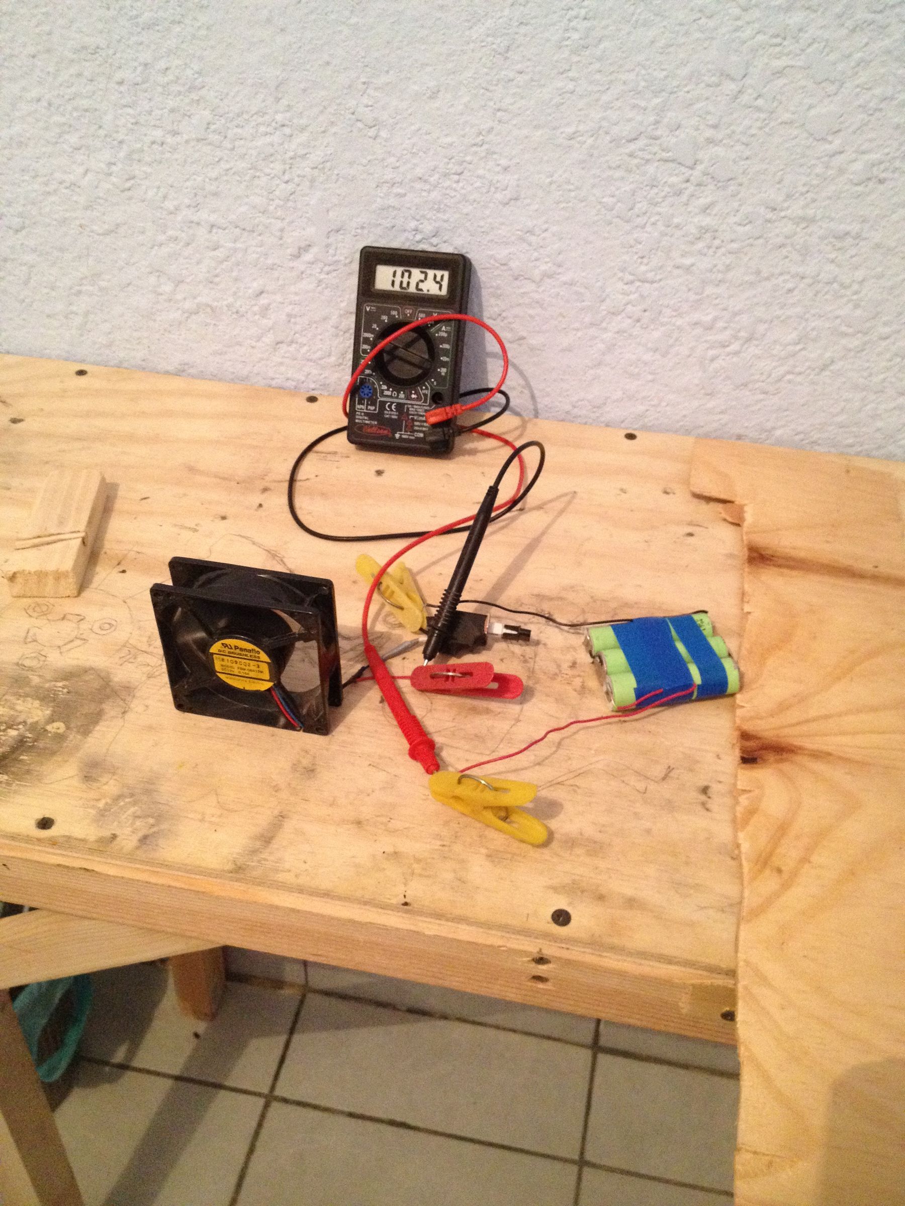 Free Battery Powered Fan With 20 Hour Life : 4 Steps - Instructables