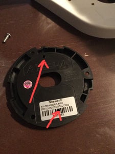 Attaching the Camera to the Wall Bracket